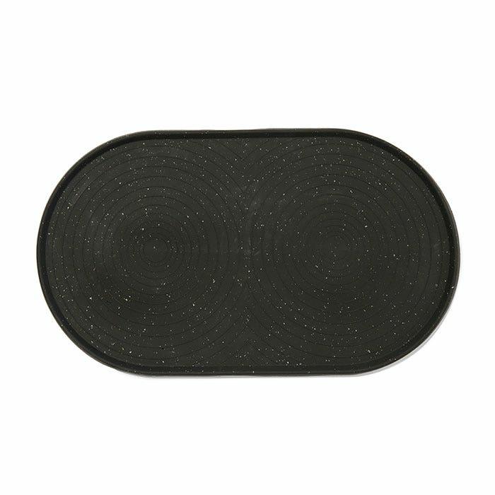 Speckle Racetrack Silicone Pet Place Mat Black Dog